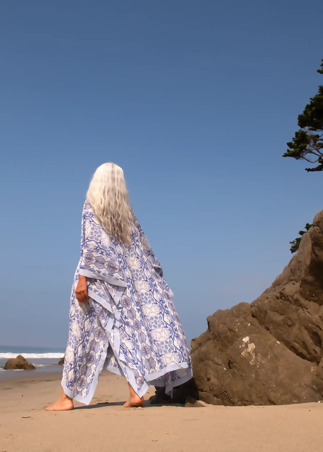 LIZ CAFTAN